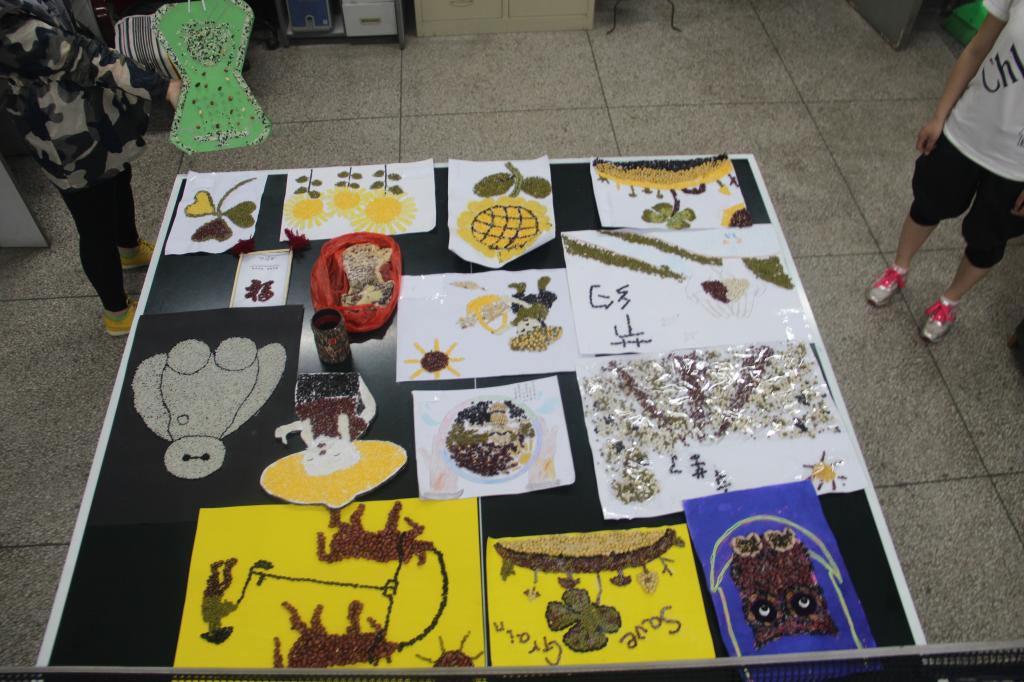 必赢官网各班同学上交作品